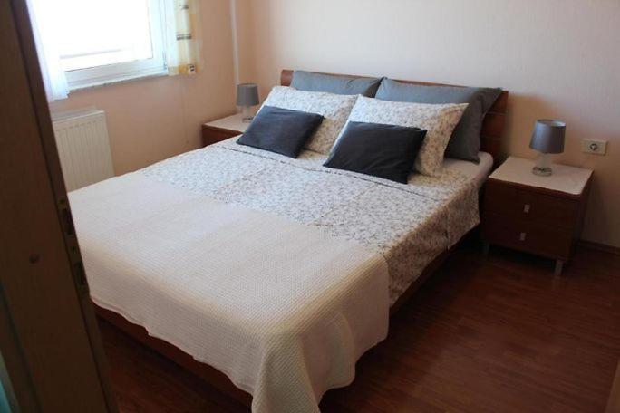 Apartments Ficur With Swimming Pool & Grill, Portoroz Bagian luar foto